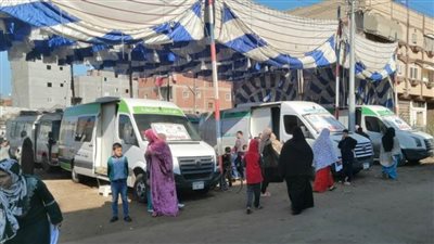 توقيع الكشف الطبي على 1819 مواطنًا في قافلة طبية بدمياط