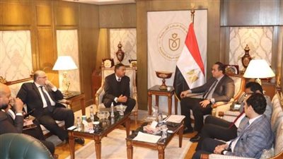 رئيس الرعاية الصحية يبحث التعاون مع شركة متخصصة في مجال السياحة العلاجية