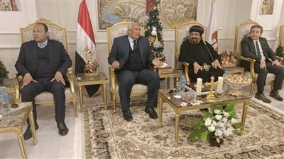محافظ الوادي الجديد ولفيف من القيادات التنفيذية لتهنئة الأقباط بعيد الميلاد المجيد