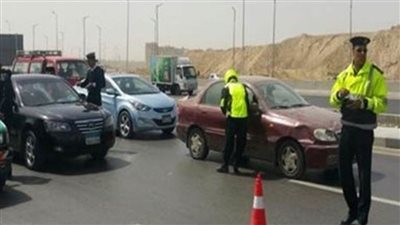 تحرير 2054 مخالفة عدم تركيب الملصق الإلكتروني ورفع 97 سيارة ودراجة متهالكة خلال 24 ساعة