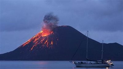إندونيسيا تجلى عددا من المتسلقين بعد ثوران بركان مارابي