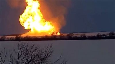 إخماد حريق ناتج عن انفجار في خط أنابيب في لوجانسك