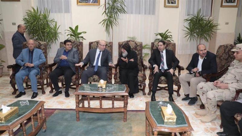 محافظ بنى سويف يزور