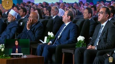 الرئيس السيسي يشهد فيلمًا تسجيليًا عن جهود التحالف الوطني للعمل الأهلي