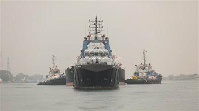 الفريق أسامة ربيع: تعاملنا باحترافية مع عطل ماكينات السفينة GLORY خلال عبورها القناة