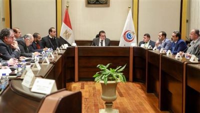 وزير الصحة يوجه ببدء تطوير وإعادة تأهيل المستشفيات القديمة بـ3 محافظات منها العاصمة