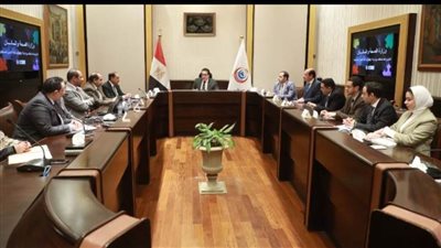 وزير الصحة يبحث تطوير الخدمات الإلكترونية بالقطاع الصحي