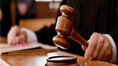 محاكمة المتهم باستدراج شاب وقتله لسرقته بكفر شكر غدا