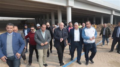 محافظ بني سويف يتابع ميدانياً تنفيذ مشروع مجمع المواقف وخطة تشغيله