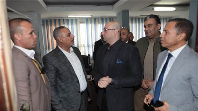 محافظ بني سويف فى مديرية الري لمناقشة تأهيل مخرات السيول وتبطين الترع