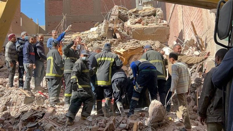 إنقاذ فتاة وكلبا