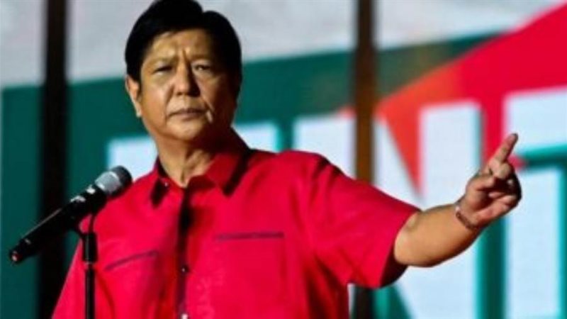 الرئيس الفلبيني يعين