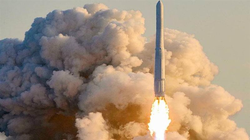 إطلاق صاروخ فضائي