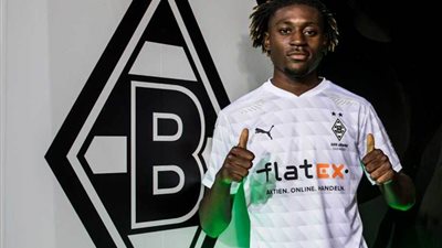 ليفربول يجري محادثات لضم كواديو كوني نجم بوروسيا مونشنجلادباخ