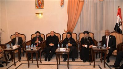 محافظ أسيوط يقدم واجب العزاء وفاة 