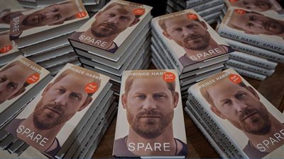 الأمير هاري يتهم الصحافة بالكذب بشأن 