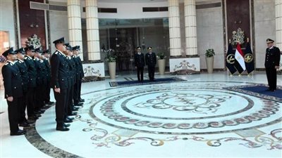 وزير الداخلية يصدق على تخريج عدد من طلبة 