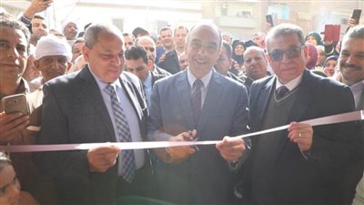 نائب محافظ المنيا يفتتح معرض 