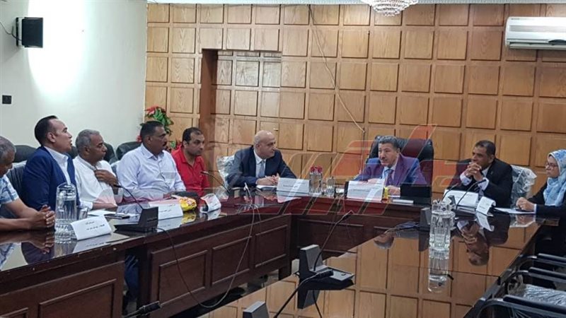 خلال الاجتماع