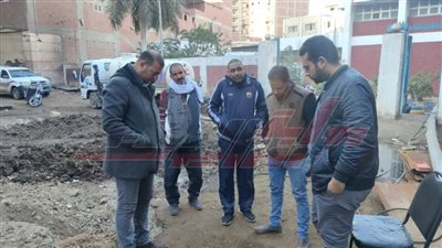 إصلاح هبوط بمدينة دسوق ووضع طبقة الأساس السن بشارع الدلتا القديمة