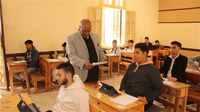 انتظام سير امتحانات الفصل الدراسي الأول ببني سويف  