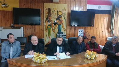 وكيل الوزارة يجتمع برؤساء لجان الشهادة الإعدادية  