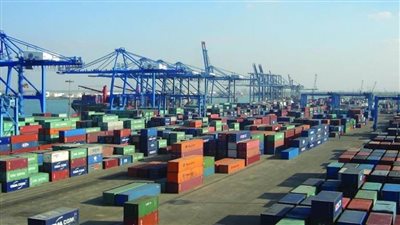 ميناء دمياط يتداول 34 سفينة حاويات.. ورصيد صومعة الغلال 48 ألفا و631 طنا