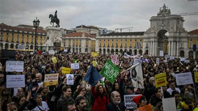 آلاف المعلمين يتظاهرون في البرتغال للمطالبة بتحسين ظروف العمل وزيادة رواتبهم