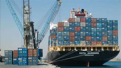 تداول 12 ألف طن بضائع عامة و598 شاحنة بموانئ البحر الأحمر