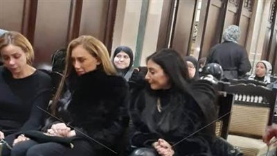عزاء والد ريم البارودي يذيب خلافها مع ريهام سعيد 