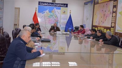 اجتماع لمتابعة جهود محافظة البحيرة في تطبيق قانون المحال العامة الجديد