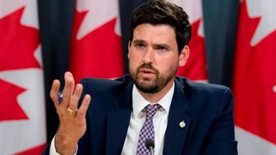 وزير الهجرة الكندي: البلاد بحاجة إلى المزيد من الوافدين الجدد بسبب نقص العمالة