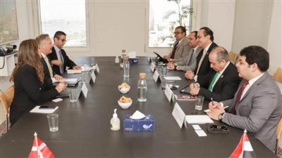 رئيس هيئة الرعاية الصحية يلتقي سفير الدنمارك لدى مصر