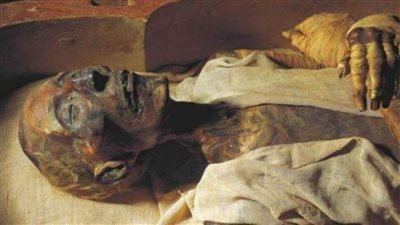 الحكومة تسمح للملك رمسيس الثاني بالسفر إلى باريس 