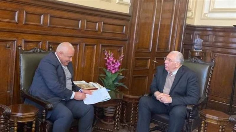 وزير الزراعة يبحث