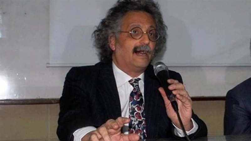 د. حسين خيري نقيب