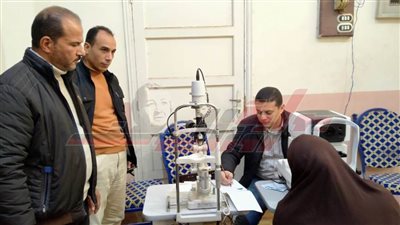   إجراء الكشف الطبي المجاني على 400 مريض بقرية بدسوق كفر الشيخ