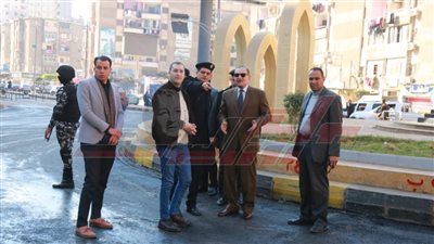 محافظ كفر الشيخ ونائبه يتفقدان أعمال توسعة الطرق ورصفها وكوبري المرور الجديد