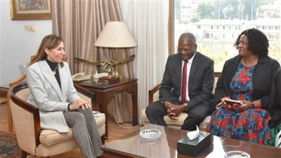 وزيرة الثقافة تلتقي وفدًا من جنوب إفريقيا للاتفاق على 