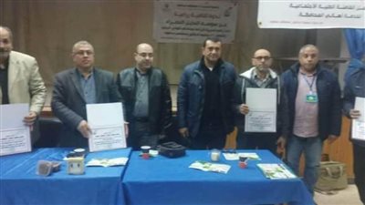 ندوة علمية عن سوسة النخيل الحمراء بقرية المنيرة بالوادي الجديد