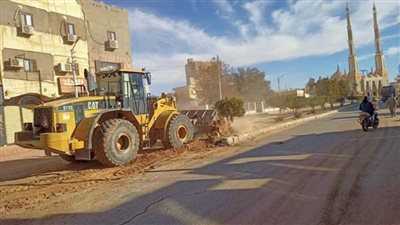 محافظ الوادي الجديد: تنفيذ ٧٥% من رصف الطرق الداخلية بالخارجة