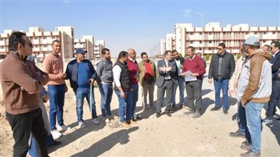 رئيس جامعة الوادي الجديد يتابع المشاريع الجاري تنفيذها بموقع الجامعة بالكيلو 10