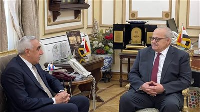 السفير العراقي يلتقي رئيس جامعة القاهرة