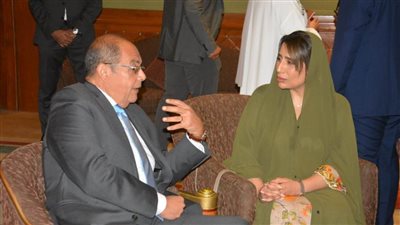 سفيرة الإمارات تشارك في ندوة ثقافية بعنوان 