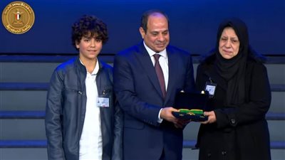 عاجل .. الرئيس السيسي يكرم أسماء الشهداء خلال الاحتفال بعيد الشرطة الـ71