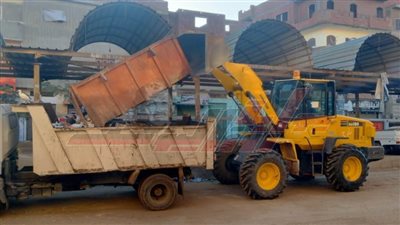  رئيس مدينة بيلا يتابع أعمال رفع المخلفات وحاويات القمامة بكفر الشيخ