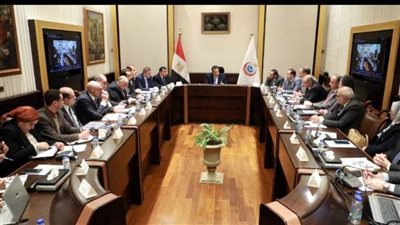 وزير الصحة يوجه بوضع خطة متكاملة لتطوير مكاتب الصحة وتنمية مهارات العاملين بها