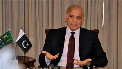 رئيس الوزراء الباكستاني يعتذر للشعب عن انقطاع التيار الكهربائي