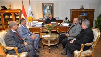 محافظ أسيوط يوجه بتطوير وضبط منظومة العمل بالوحدات المحلية وتعظيم الاستفادة من الموارد