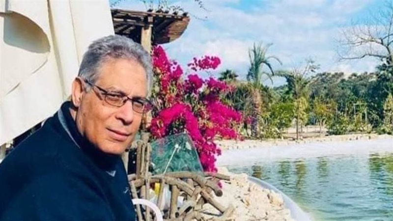 الكاتب الصحفي سيد